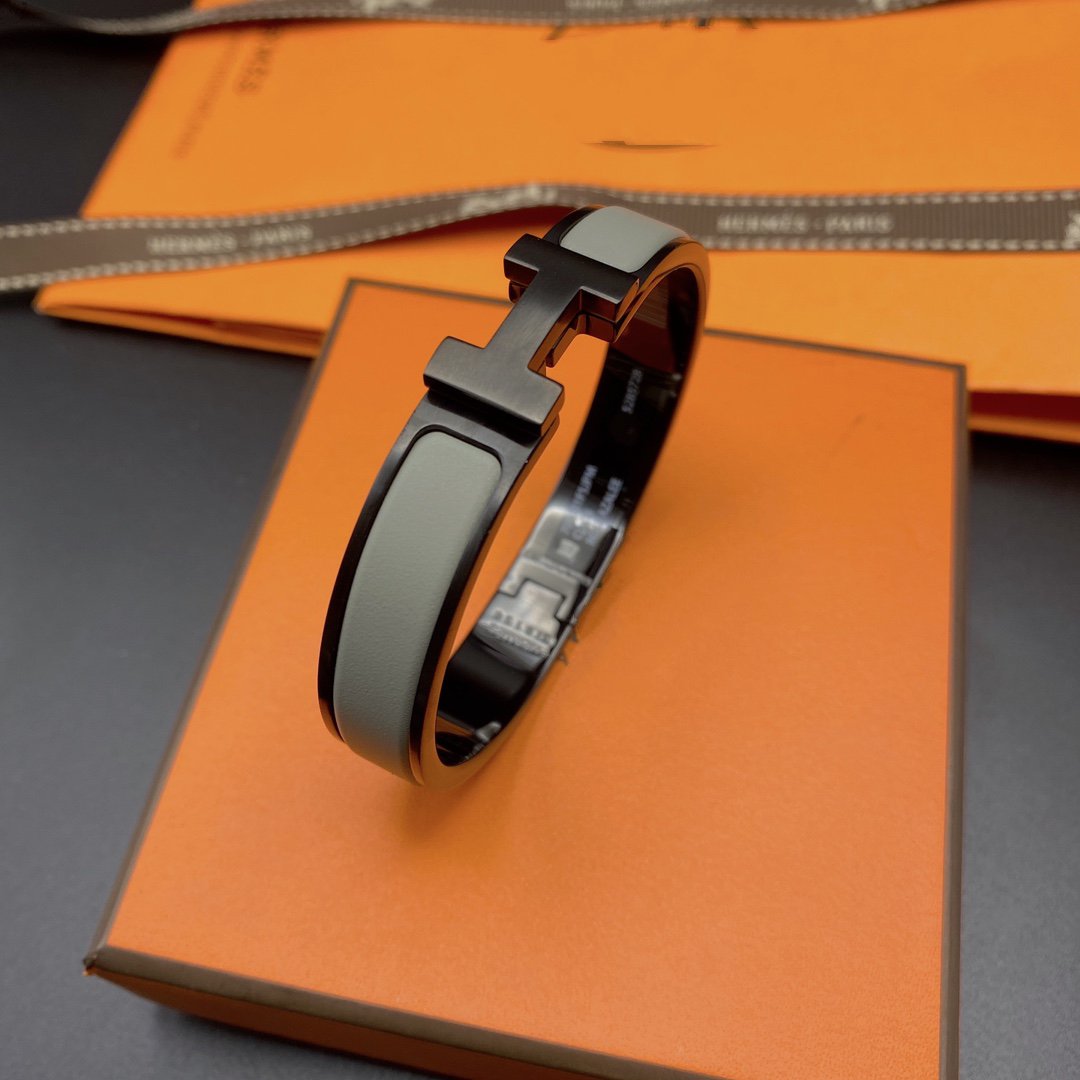 [Cyra]  CLIC HM SO BLACK GREY BRACELET