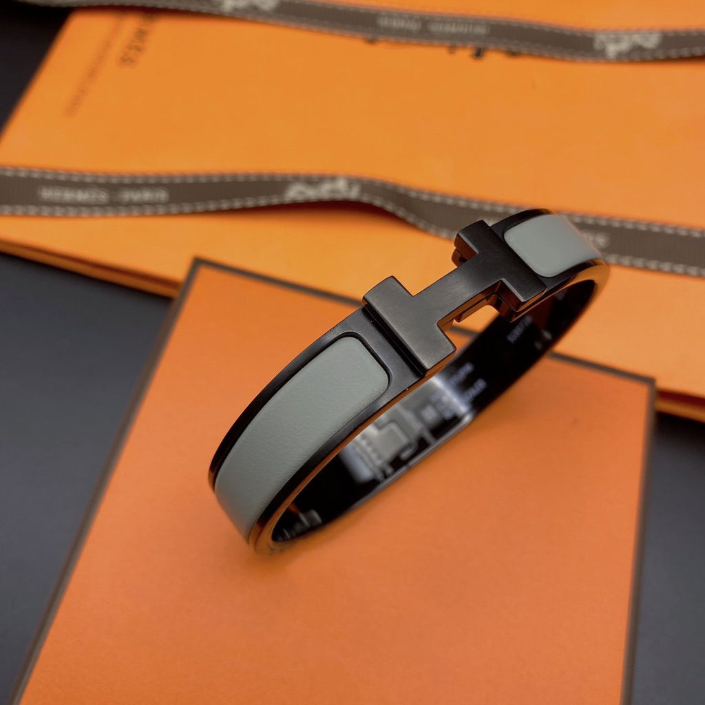 [Cyra]  CLIC HM SO BLACK GREY BRACELET