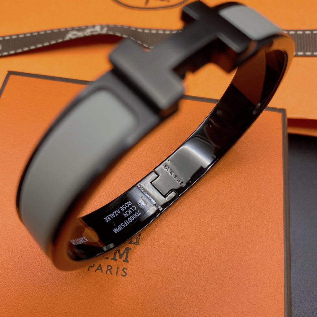 [Cyra]  CLIC HM SO BLACK GREY BRACELET