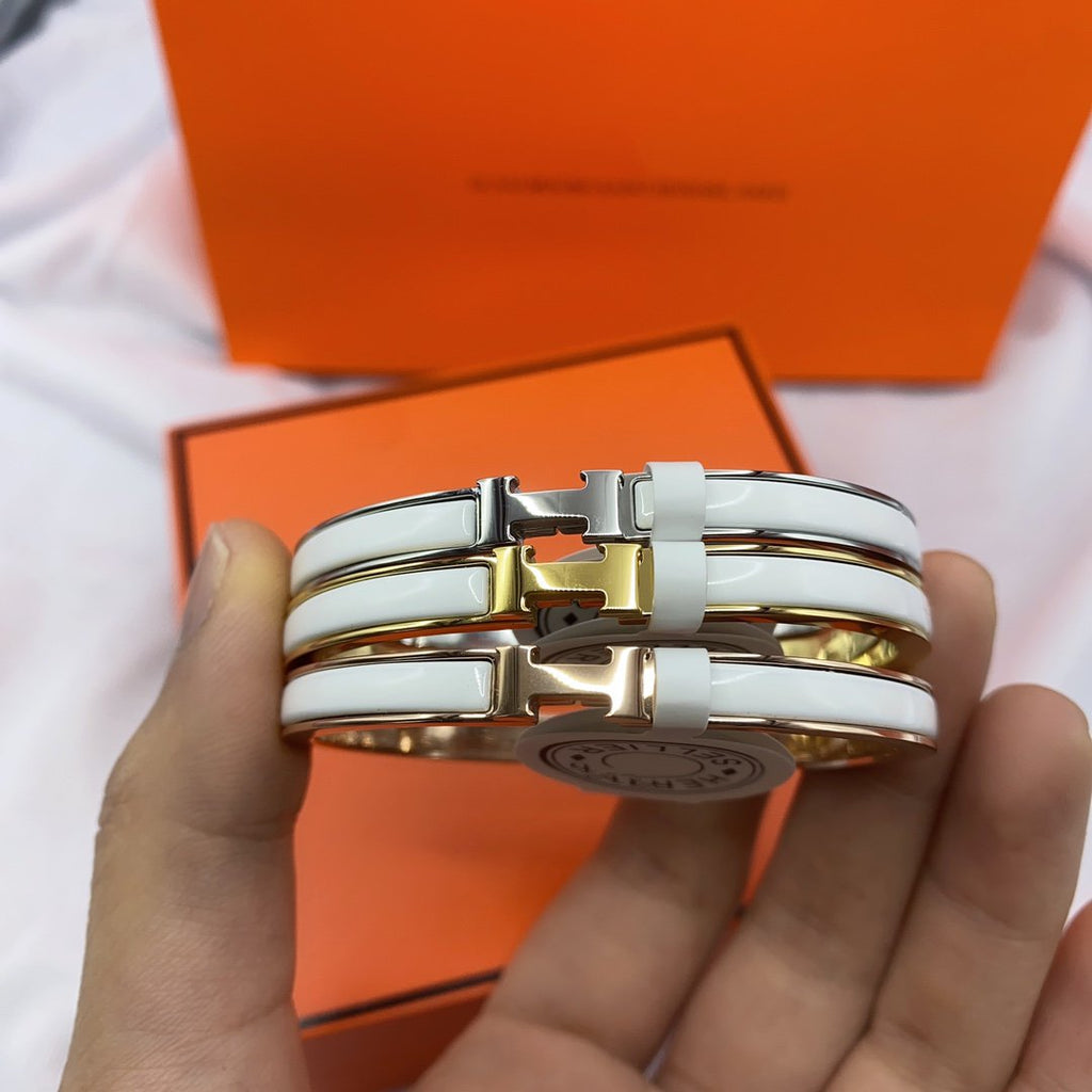 [Cyra]  CLASSIC HM CLIC WHITE 8MM ENAMEL BRACELET