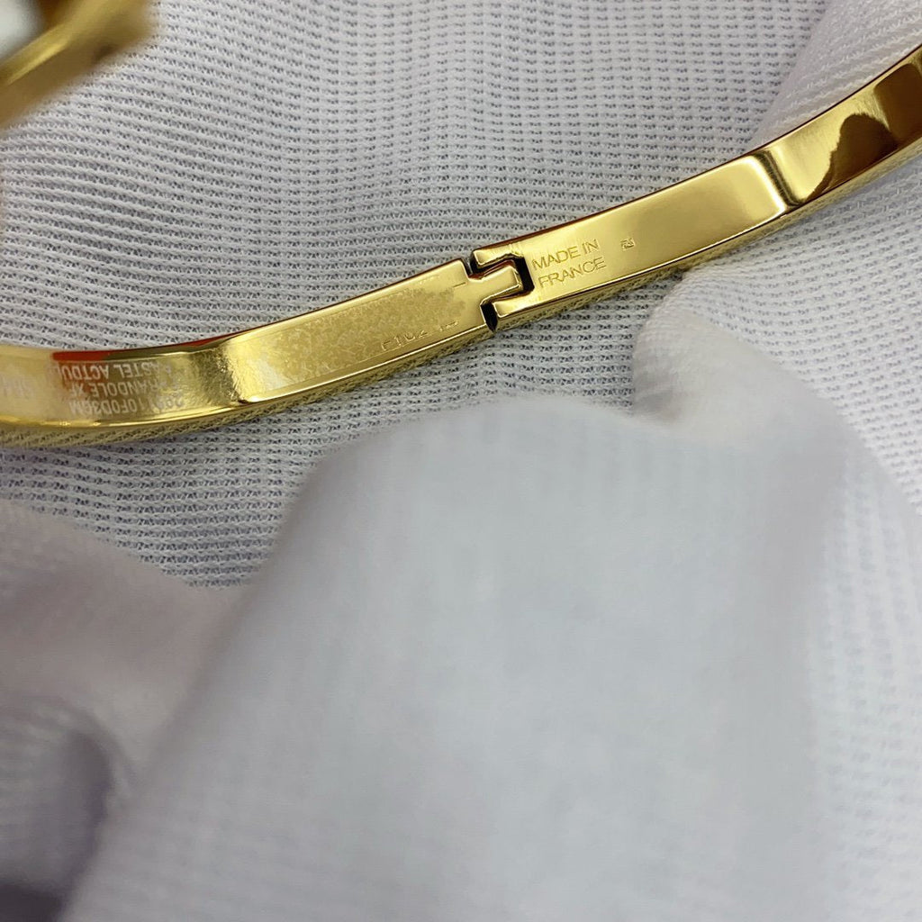 [Cyra]  CLASSIC HM CLIC WHITE 8MM ENAMEL BRACELET
