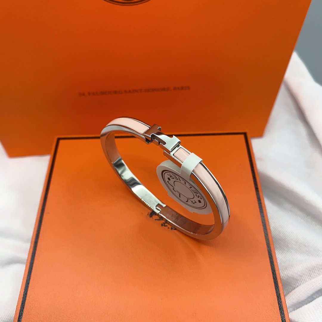 [Cyra]  CLASSIC HM CLIC  PINK 8MM ENAMEL BRACELET