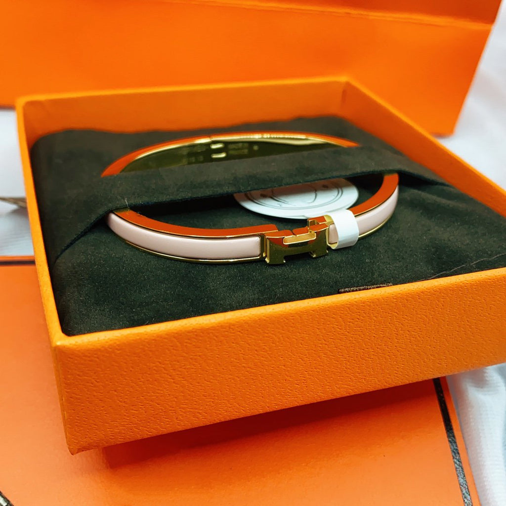 [Cyra]  CLASSIC HM CLIC  PINK 8MM ENAMEL BRACELET