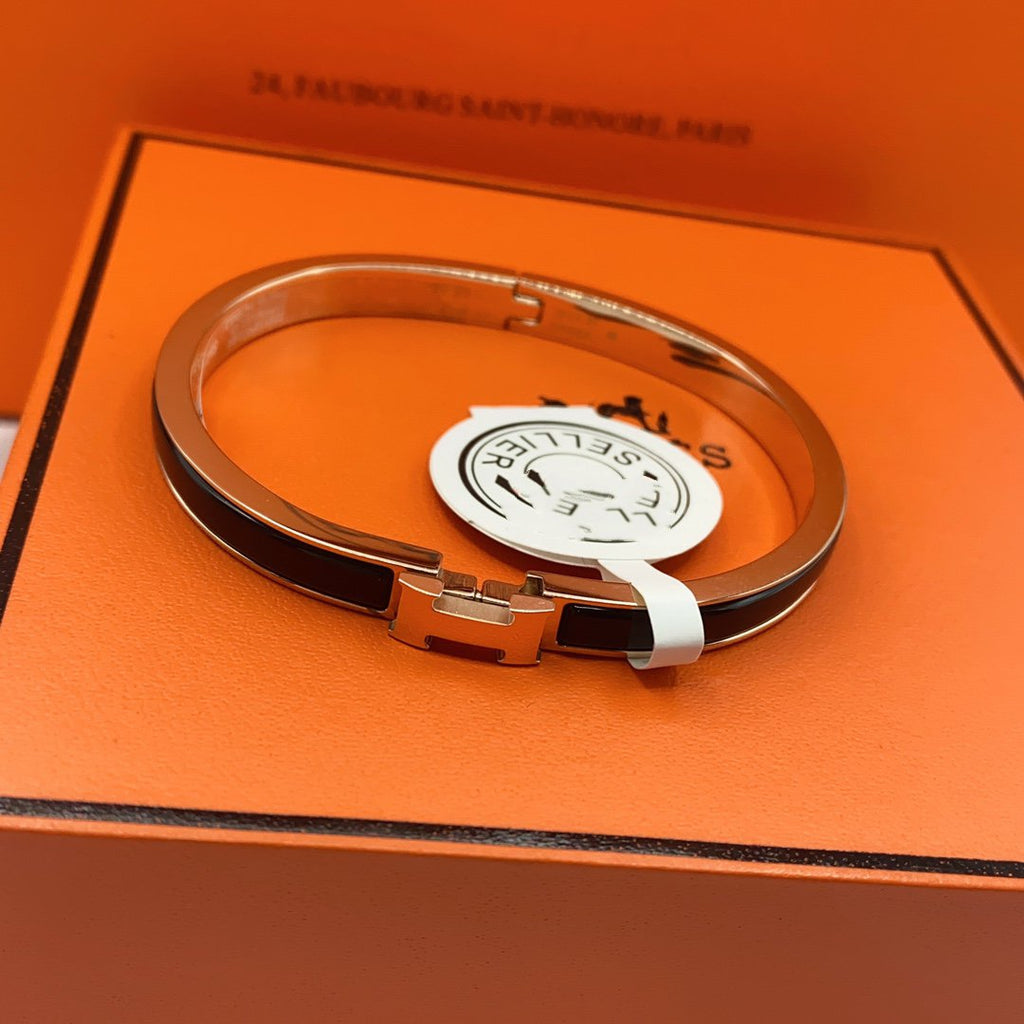 [Cyra] KLASSISCHES HM CLIC SCHWARZES 8MM EMAILLE-ARMBAND