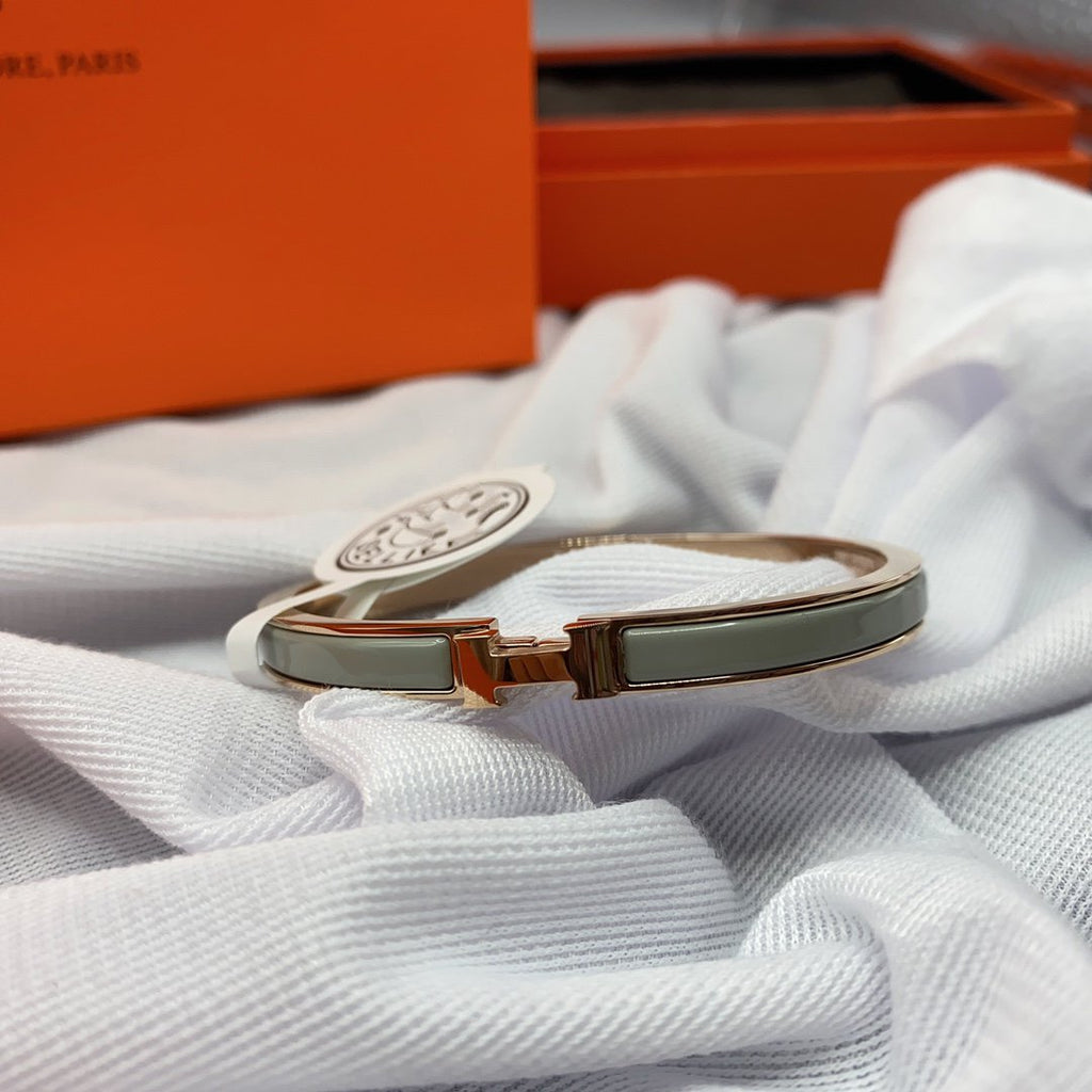 [Cyra]  CLASSIC HM CLIC GREEN 8MM ENAMEL BRACELET
