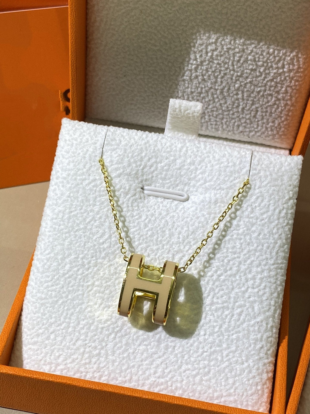 [Cyra]  HM CLIC YELLOW ENAMEL GOLD NECKLACE