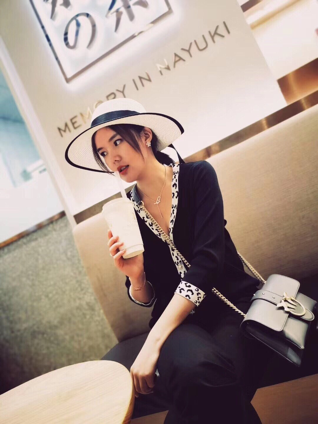 [Cyra]  HM FIRE PIG NOSE NECKLACE TRENDY STREET