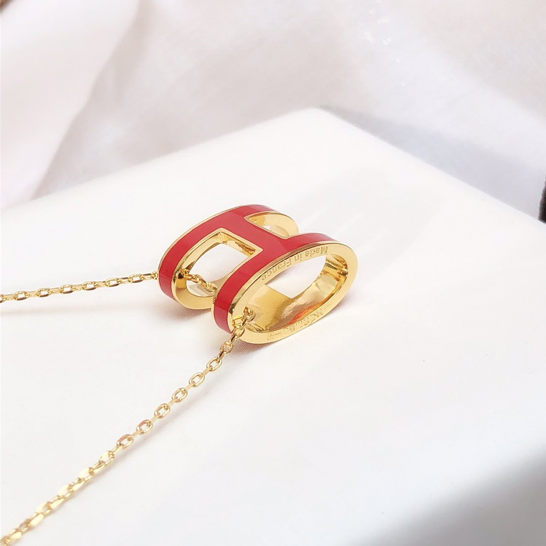 [Cyra]  HM CLIC RED ENAMEL GOLD NECKLACE
