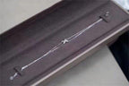 {
  "Cyra": "JEUX BRACELET DIAMOND"
}