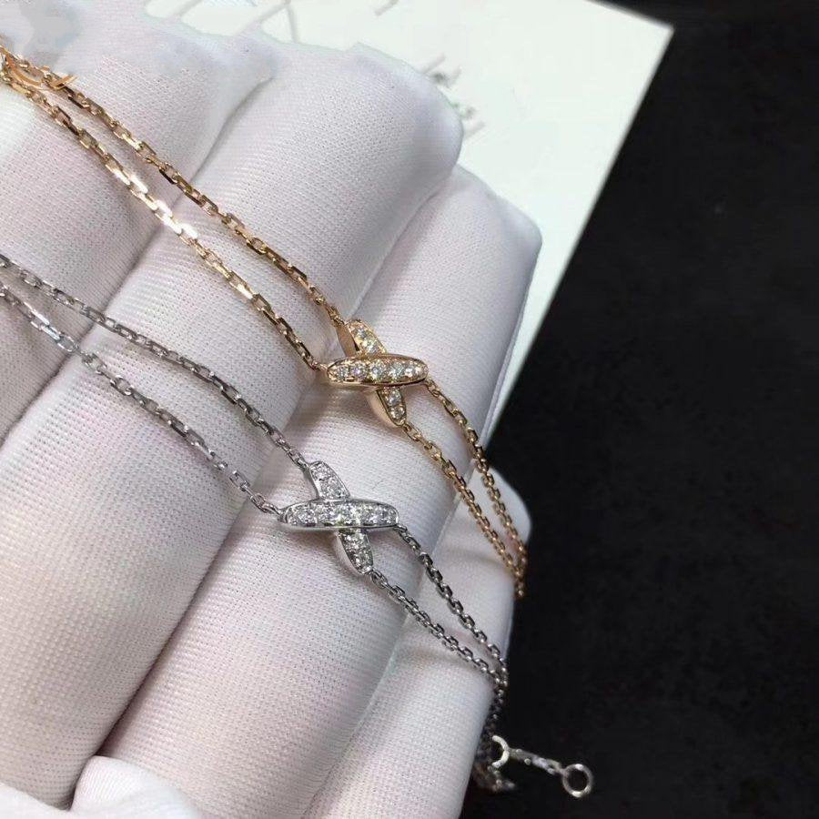 {
  "Cyra": "JEUX BRACELET DIAMOND"
}