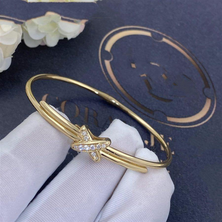 {
  "Cyra": "ARMBAND-SET GOLD DIAMANTEN"
}