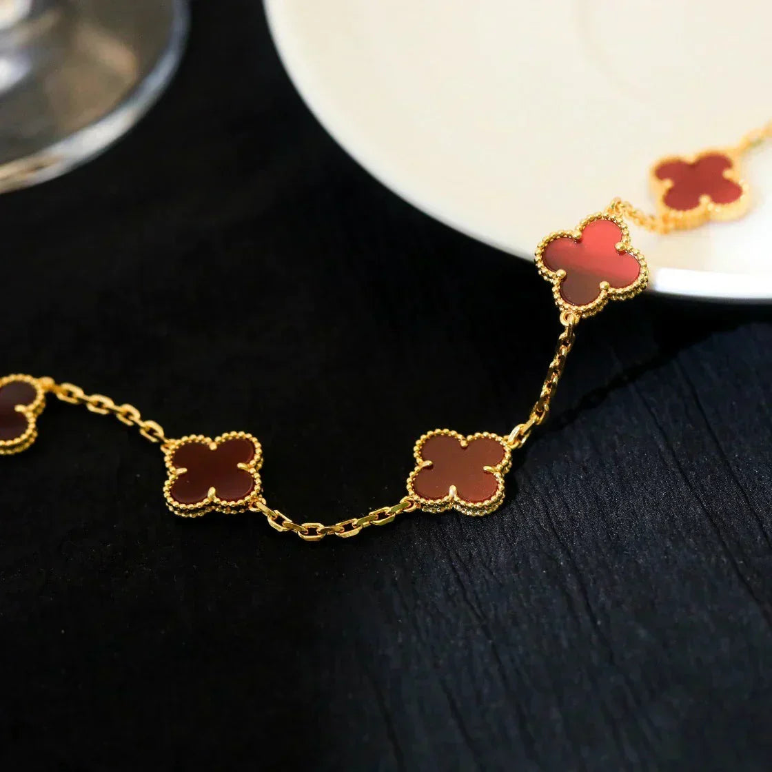 [Cyra] New  CLOVER 5 MOTIF RED CORNELIAN BRACELET COLLECTION