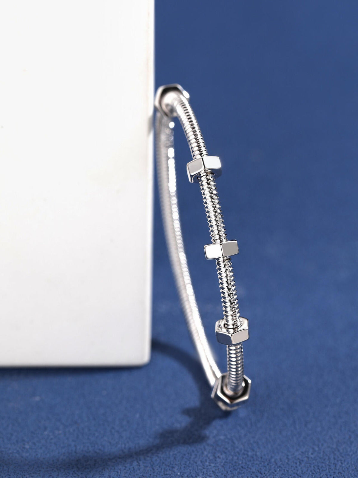 [Cyra] CT THREADED BRACELET