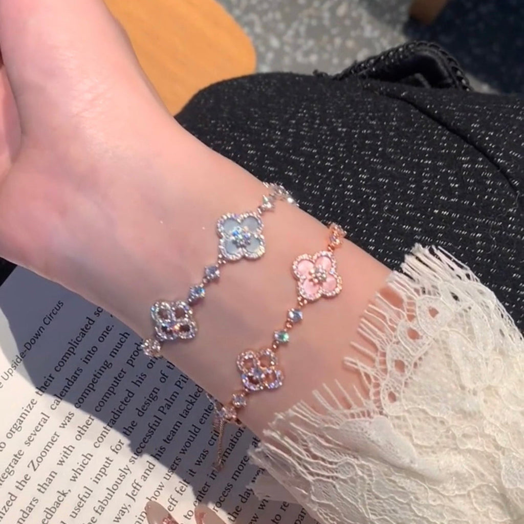 [Cyra]  CLOVER 5 MOTIF PINK BLUE RED WHITE BRACELET