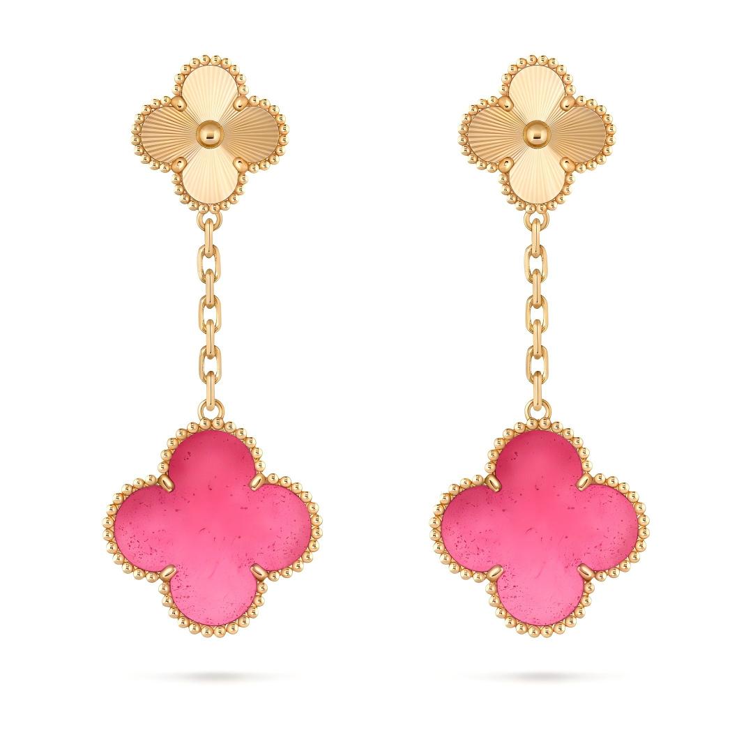 [Cyra] NEUE CLOVER 2 MOTIV OHRRINGE MIT ROSA EMAILLE