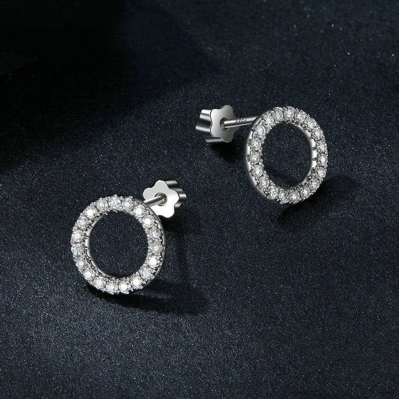 Forever Clear Moissanite Ohrstecker mit rundem Kreismotiv