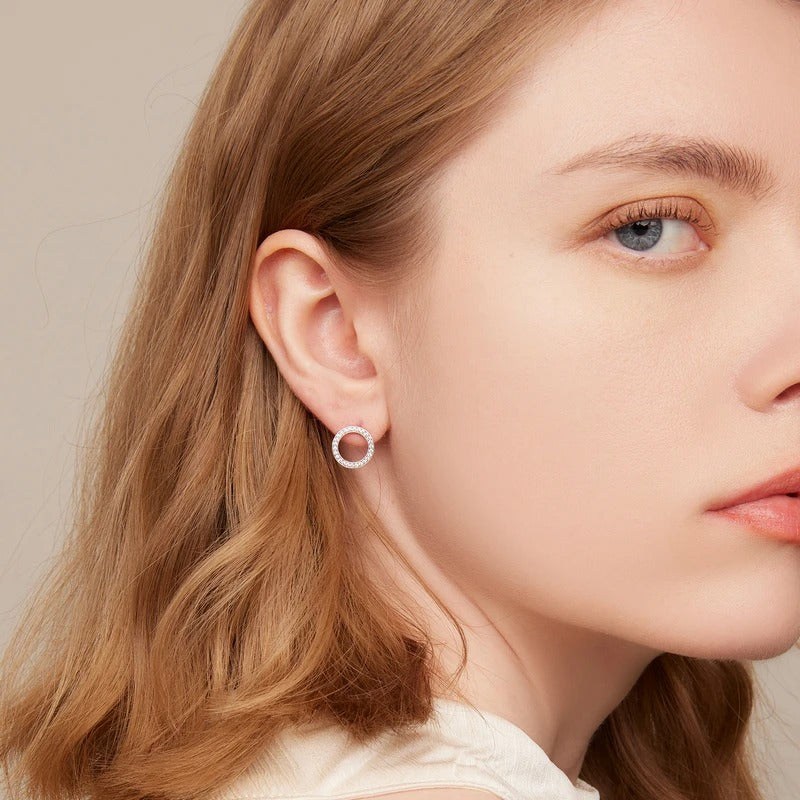 Forever Clear Moissanite Ohrstecker mit rundem Kreismotiv