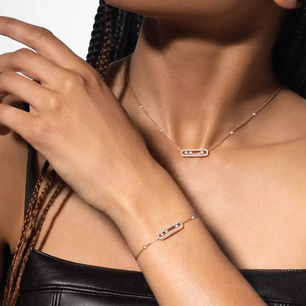 {
  "Cyra": "シラ",
  "Pavé Baby Move Diamond Bracelet": "パヴェ ベビー ムーヴ ダイヤモンド ブレスレット"
}