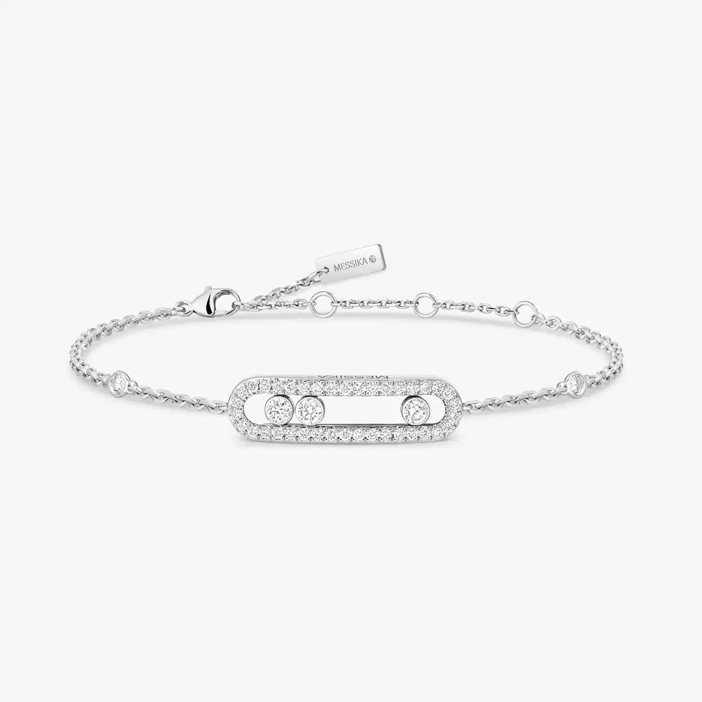 {
  "Cyra": "シラ",
  "Pavé Baby Move Diamond Bracelet": "パヴェ ベビー ムーヴ ダイヤモンド ブレスレット"
}