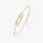 {
  "Cyra": "シラ",
  "Pavé Baby Move Diamond Bracelet": "パヴェ ベビー ムーヴ ダイヤモンド ブレスレット"
}