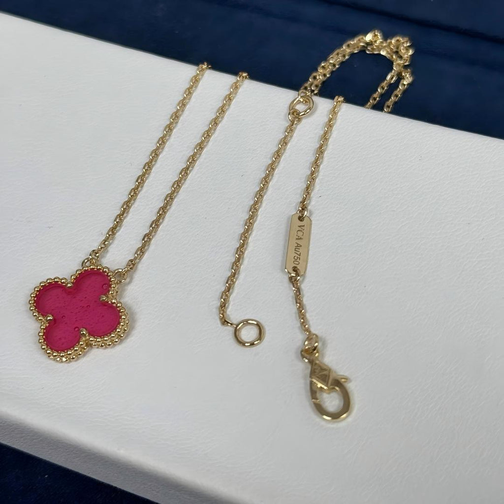 {
  "Cyra": "NEW CLOVER 15MM PINK ENAMEL NECKLACE"
}