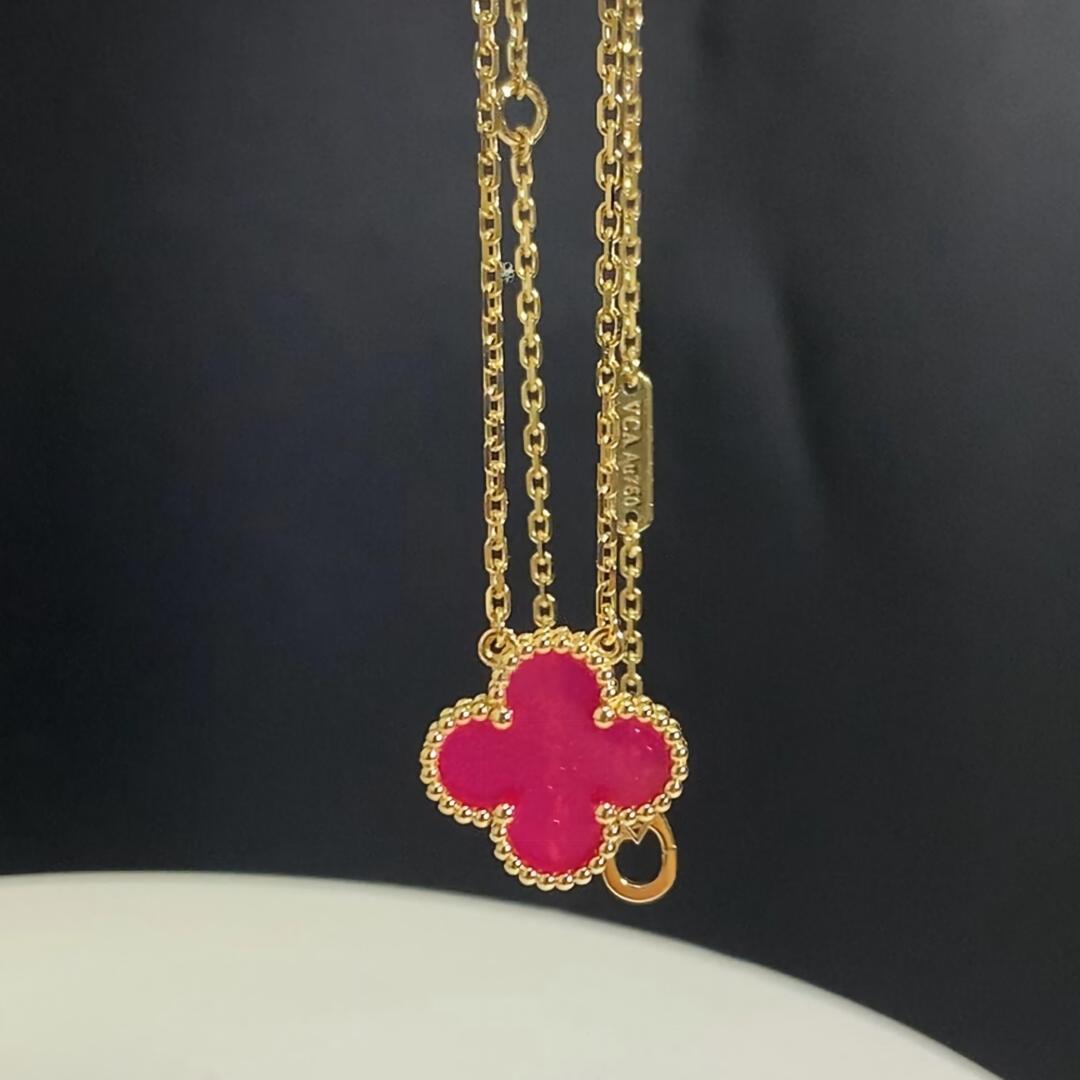 [Cyra]  NEW CLOVER 15MM PINK ENAMEL NECKLACE