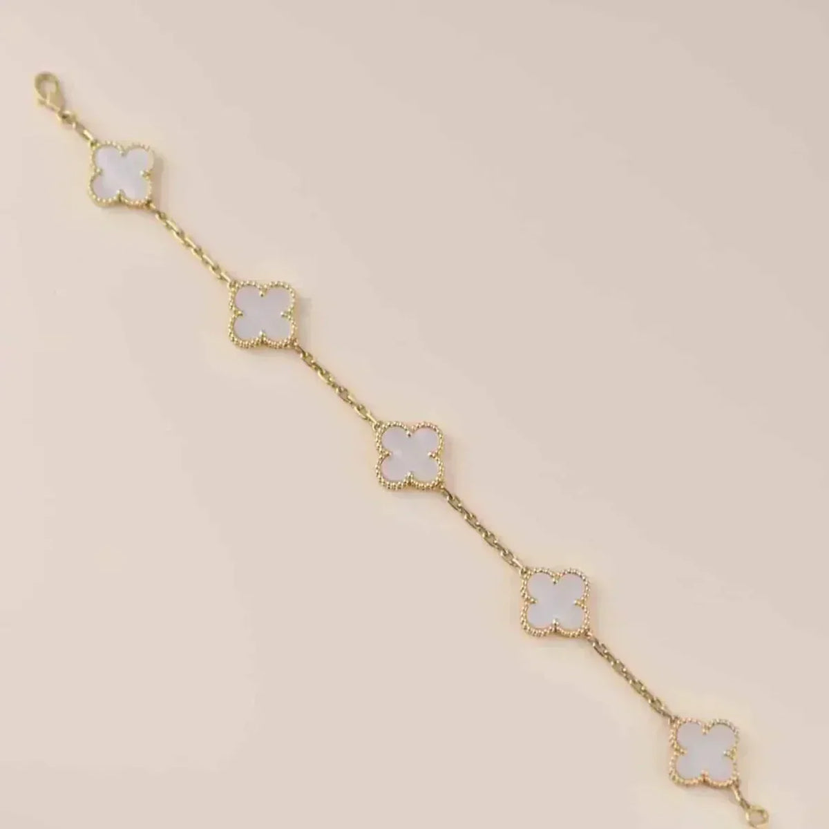 [Cyra] New CLOVER WHITE PEARL MOP 5 MOTIF BRACELET COLLECTION