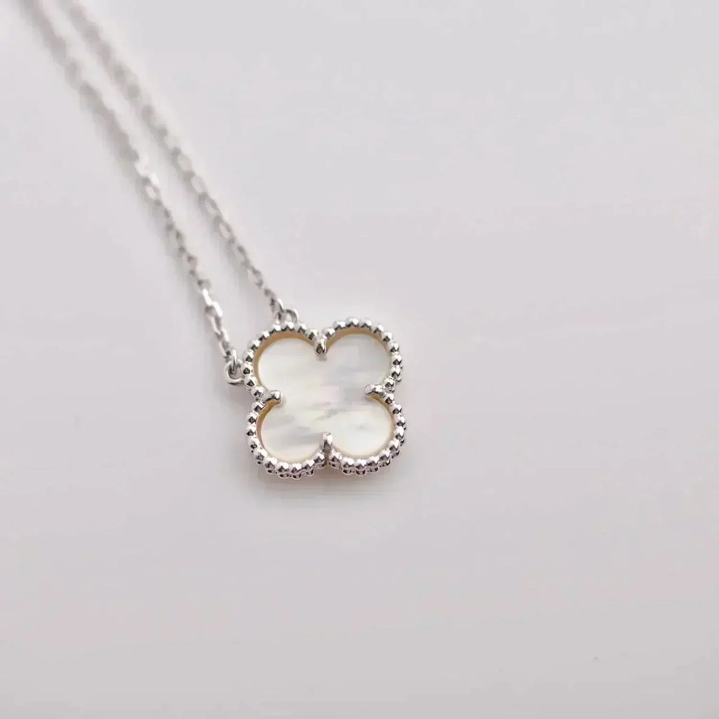[Cyra]  CLOVER  15MM WHITE MOTHER-OF-PEARL SILVER