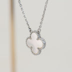 [Cyra]  CLOVER  15MM WHITE MOTHER-OF-PEARL SILVER