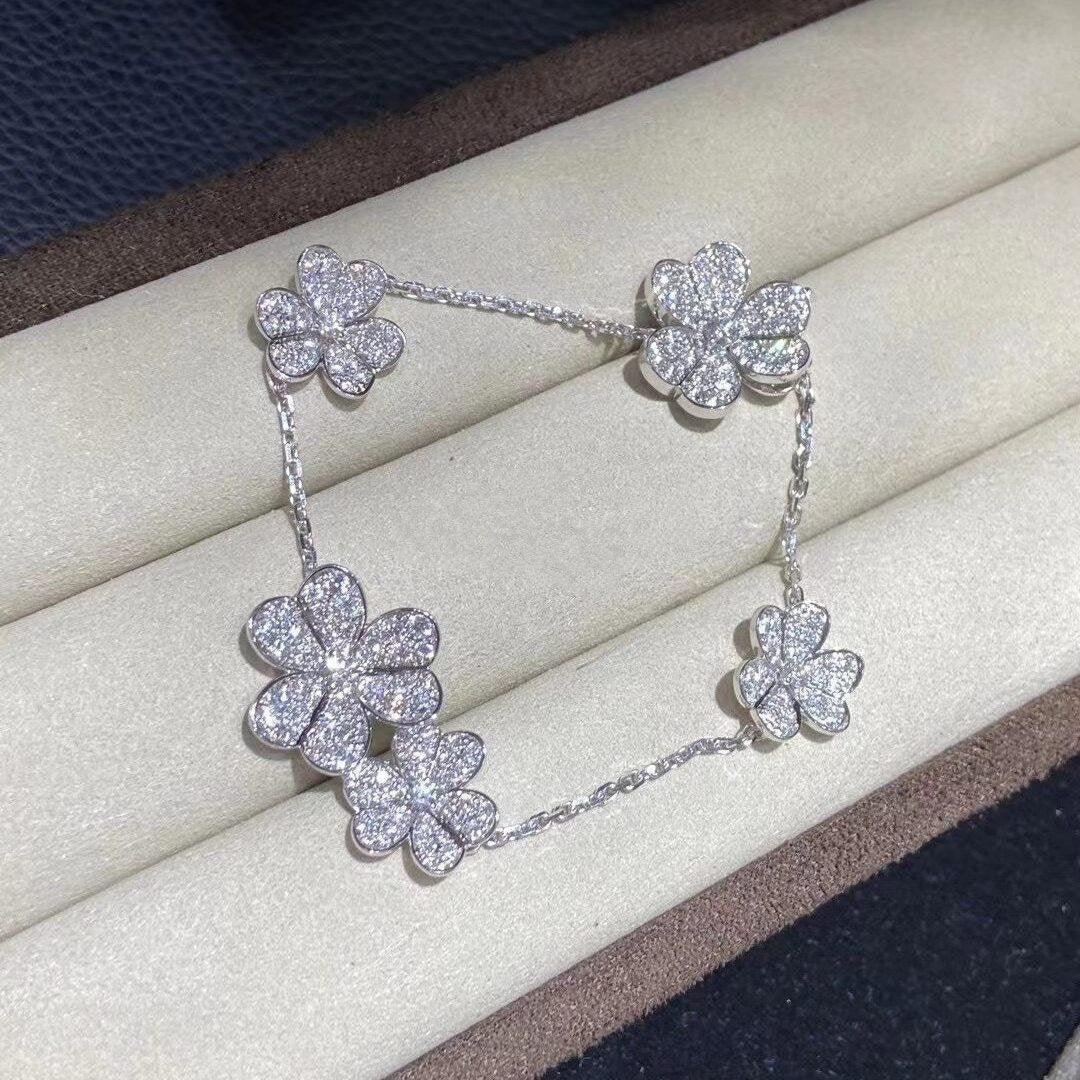 [Cyra]  FRIVOLE SILVER 5 FLOWERS BRACELET