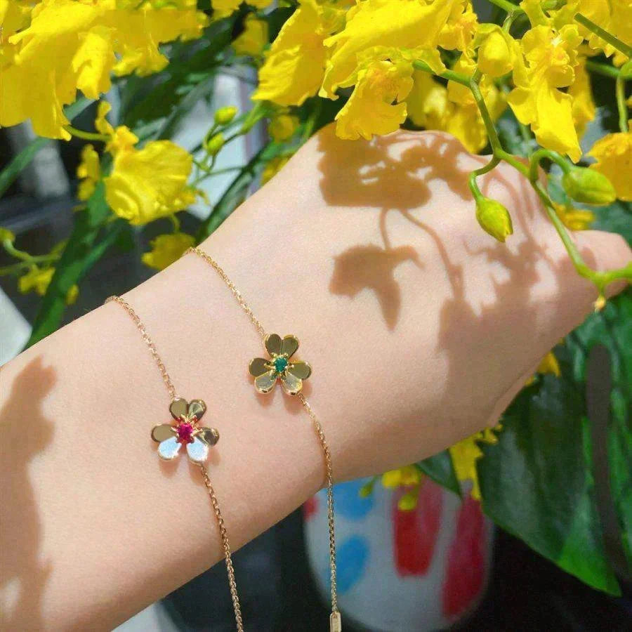 [Cyra]  FRIVOLE GOLD FLOWER PINK MALACHITE BRACELET