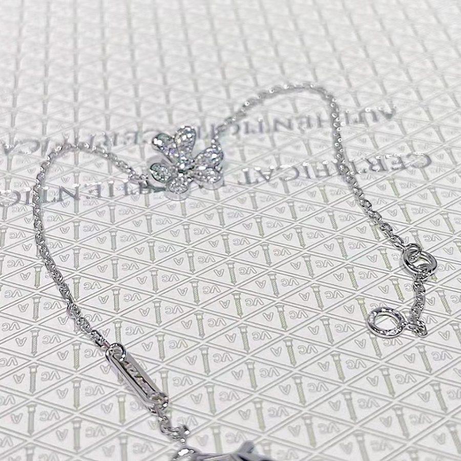 [Cyra]  FRIVOLE SILVER FLOWER DIAMOND BRACELET