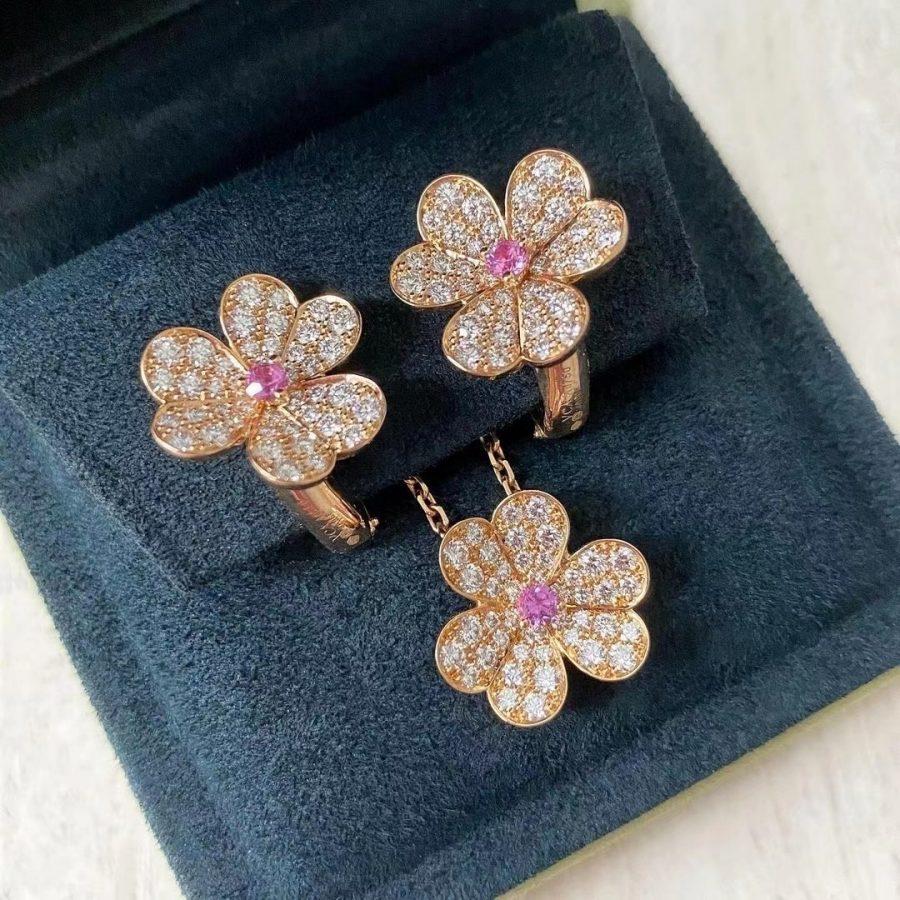 [Cyra] FRIVOLE BLUMEN-DIAMANT-HALSKETTE IN ROSÉGOLD