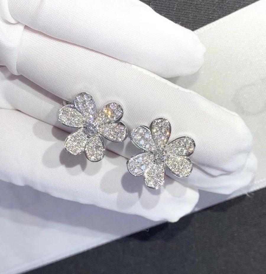 [Cyra]  FRIVOLE SILVER FLOWER DIAMOND EARRINGS