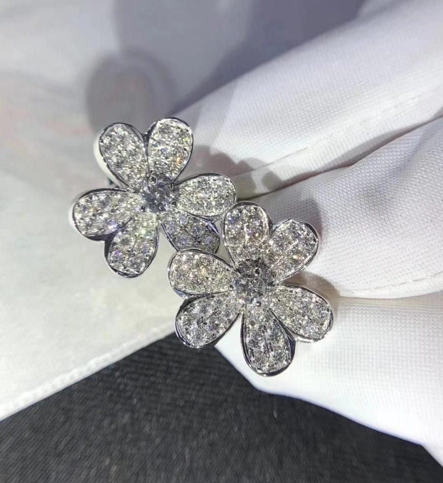 [Cyra]  FRIVOLE SILVER FLOWER DIAMOND EARRINGS