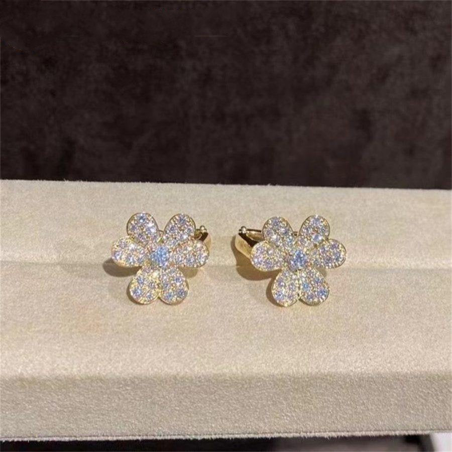 [Cyra]  FRIVOLE GOLD FLOWER DIAMOND EARRINGS