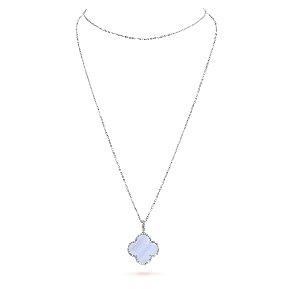 {
"Cyra": "CLOVER SILBER CHALCEDON GROSSES KLEEBLATT-COLLIER"
}