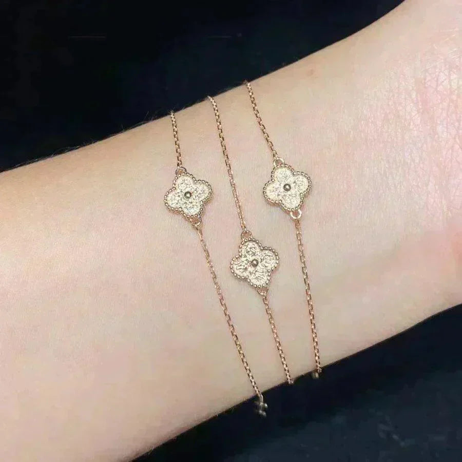 [Cyra]  CLOVER SINGLE FLOWER BRACELET