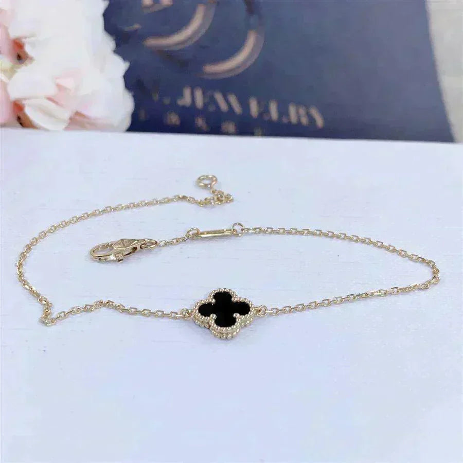 [Cyra] CLOVER ONYX EINZELBLUMEN-ARMBAND