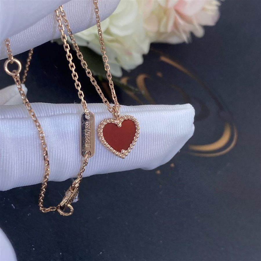 [Cyra]  SWEET CLOVER CARNELIAN HEART NECKLACE