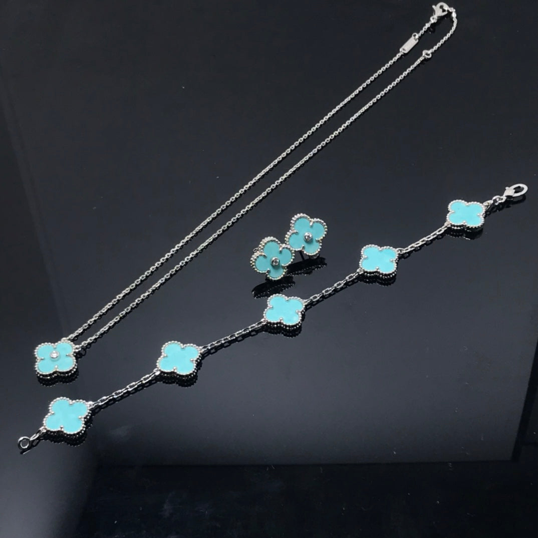 [Cyra]  CLOVER 1 DIAMOND BLUE SKY SILVER EARRINGS