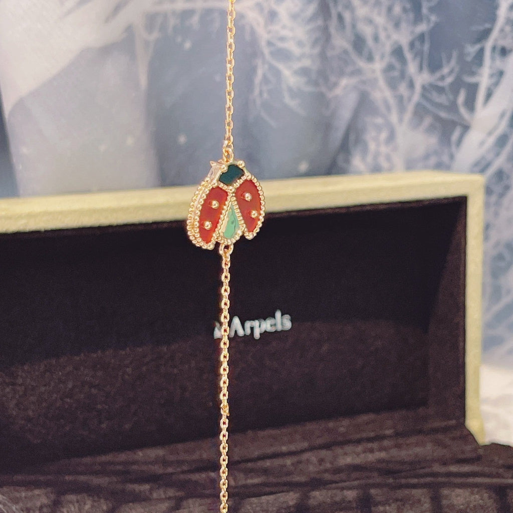 [Cyra]  LUCKY SPRING 1 MOTIF PINK GOLD BRACELET