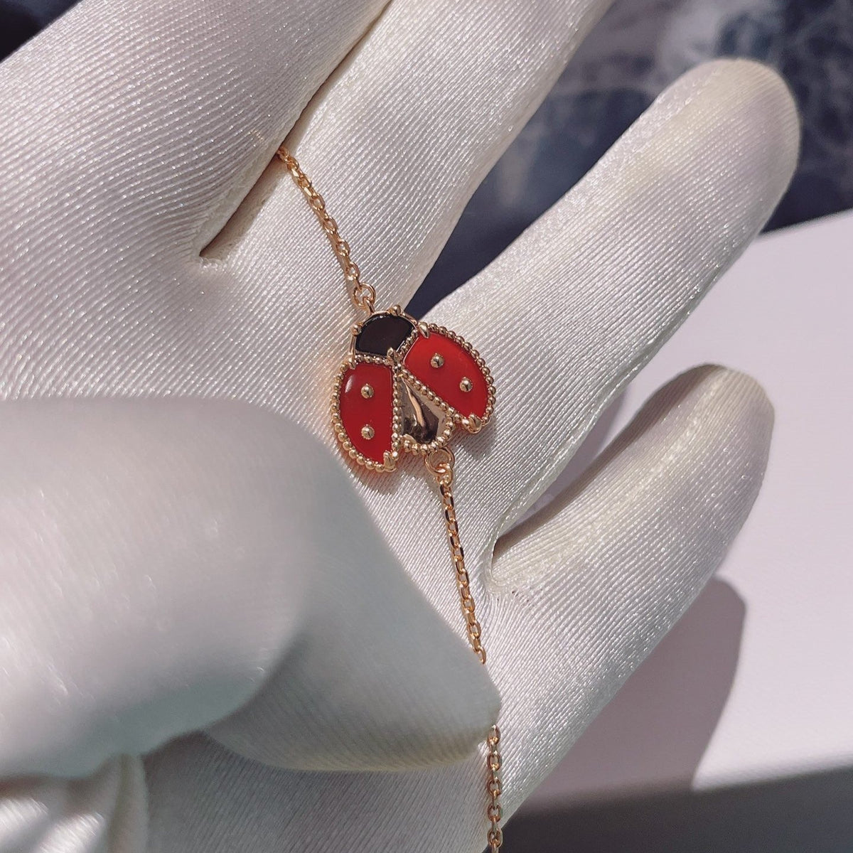 [Cyra]  LUCKY SPRING 1 MOTIF PINK GOLD BRACELET