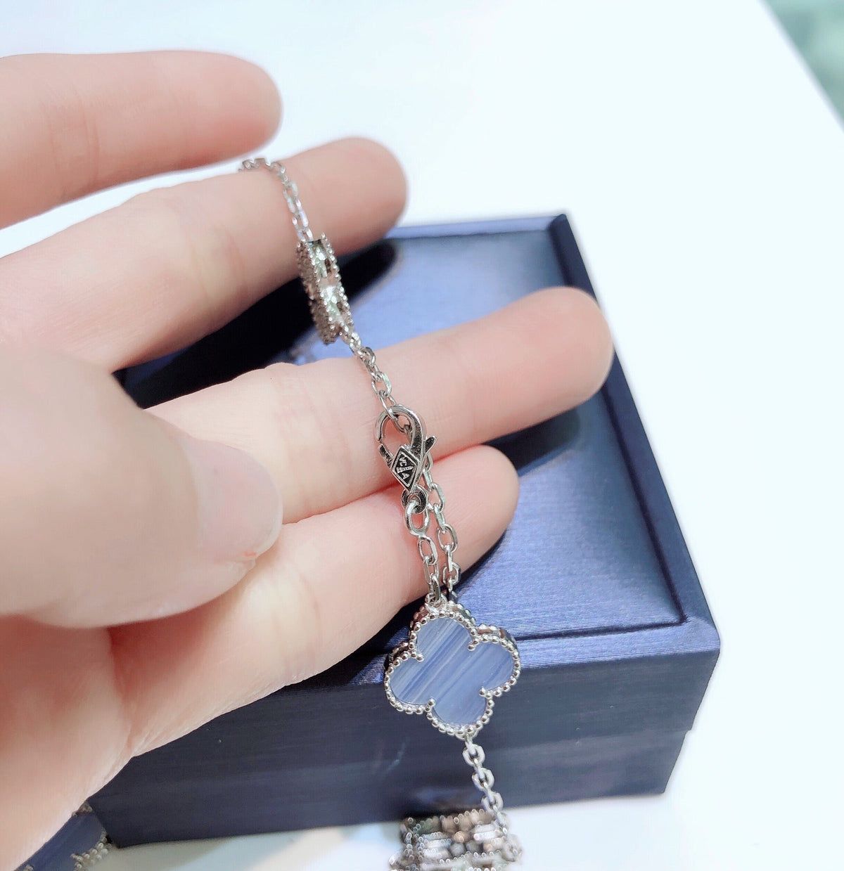 [Cyra] クローバー10モチーフ カルセドニー ダイヤモンド シルバーネックレス